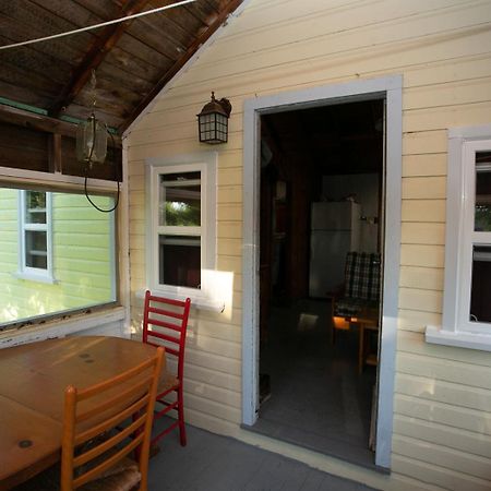 Fun Place With A Sandy Beach For Swimming, Boating, And Fishing, Featuring 3 Available Cabins Fenelon Falls Eksteriør billede