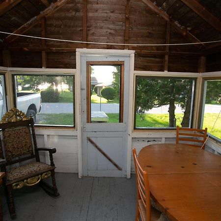 Fun Place With A Sandy Beach For Swimming, Boating, And Fishing, Featuring 3 Available Cabins Fenelon Falls Eksteriør billede
