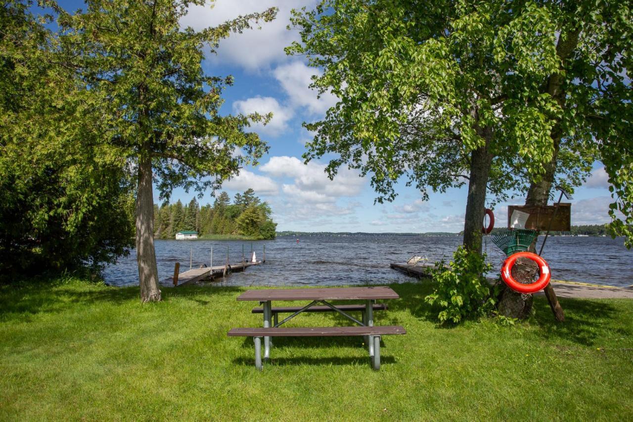 Fun Place With A Sandy Beach For Swimming, Boating, And Fishing, Featuring 3 Available Cabins Fenelon Falls Eksteriør billede