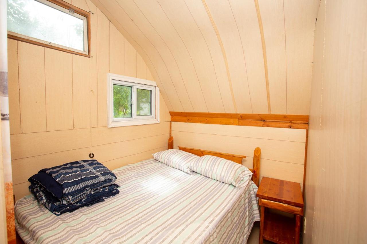 Fun Place With A Sandy Beach For Swimming, Boating, And Fishing, Featuring 3 Available Cabins Fenelon Falls Eksteriør billede