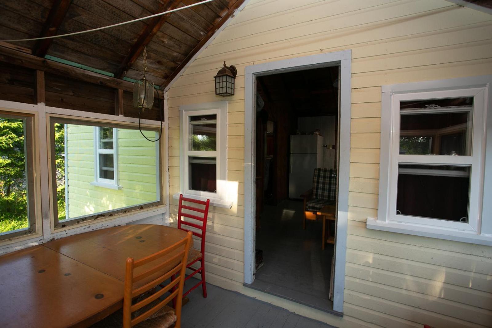 Fun Place With A Sandy Beach For Swimming, Boating, And Fishing, Featuring 3 Available Cabins Fenelon Falls Eksteriør billede