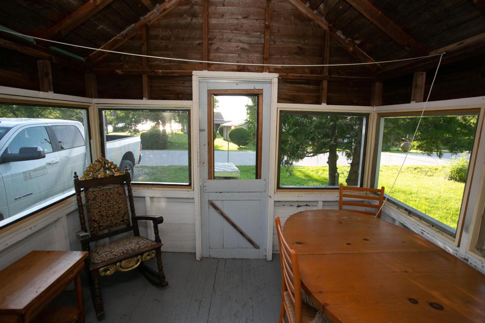 Fun Place With A Sandy Beach For Swimming, Boating, And Fishing, Featuring 3 Available Cabins Fenelon Falls Eksteriør billede