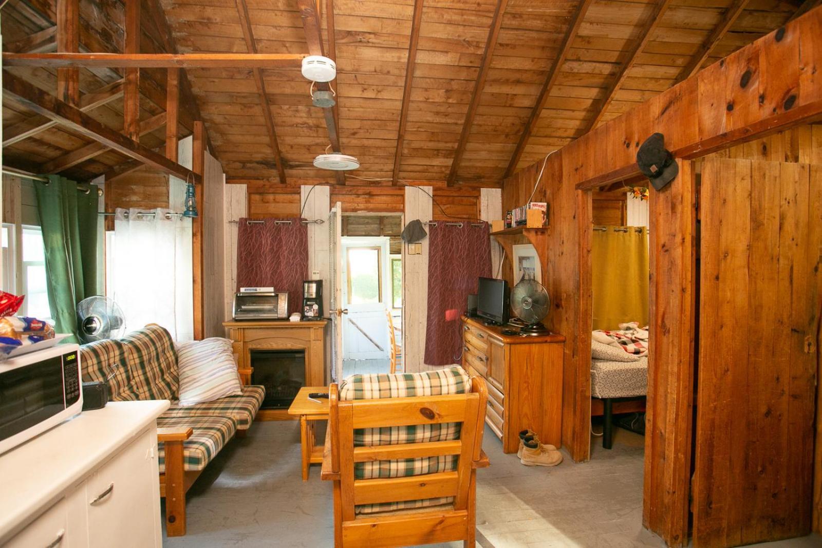 Fun Place With A Sandy Beach For Swimming, Boating, And Fishing, Featuring 3 Available Cabins Fenelon Falls Eksteriør billede