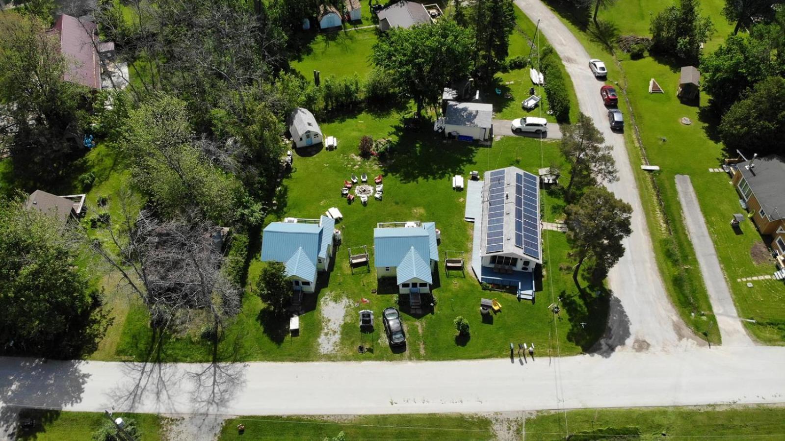 Fun Place With A Sandy Beach For Swimming, Boating, And Fishing, Featuring 3 Available Cabins Fenelon Falls Eksteriør billede