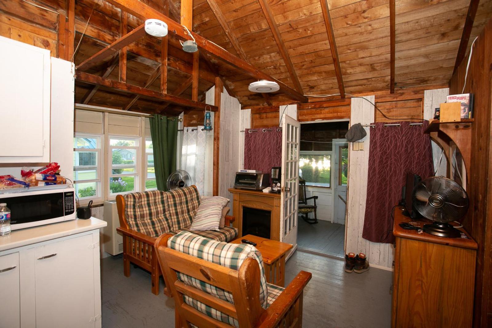 Fun Place With A Sandy Beach For Swimming, Boating, And Fishing, Featuring 3 Available Cabins Fenelon Falls Eksteriør billede