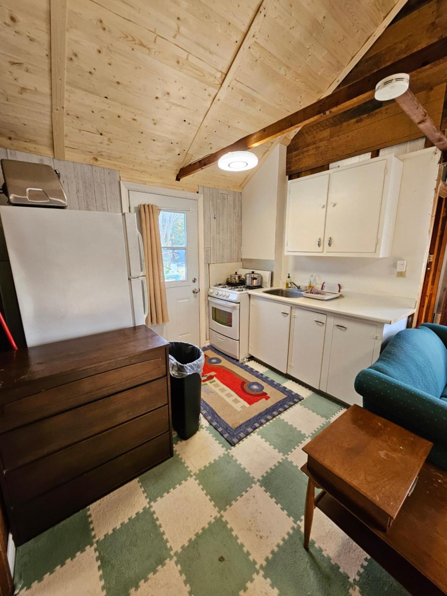 Fun Place With A Sandy Beach For Swimming, Boating, And Fishing, Featuring 3 Available Cabins Fenelon Falls Eksteriør billede